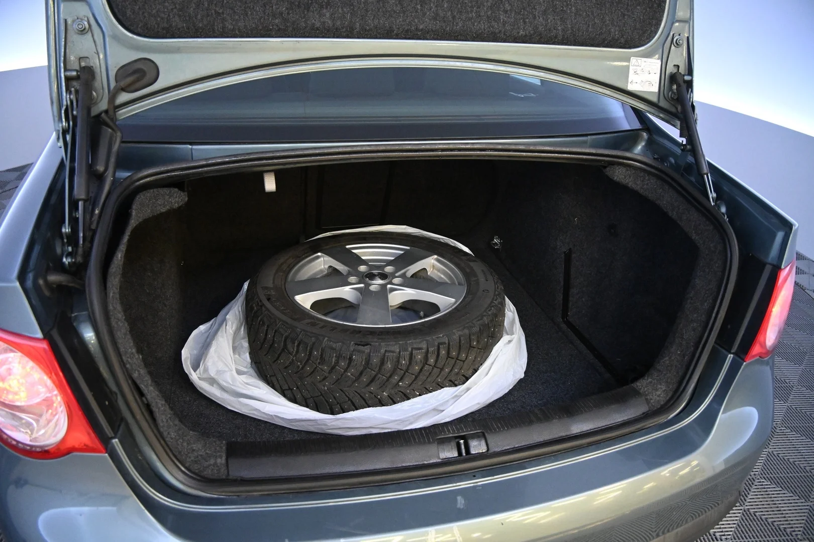 Car Image - 1NiIVaraT8eMsbV7UgXMRC