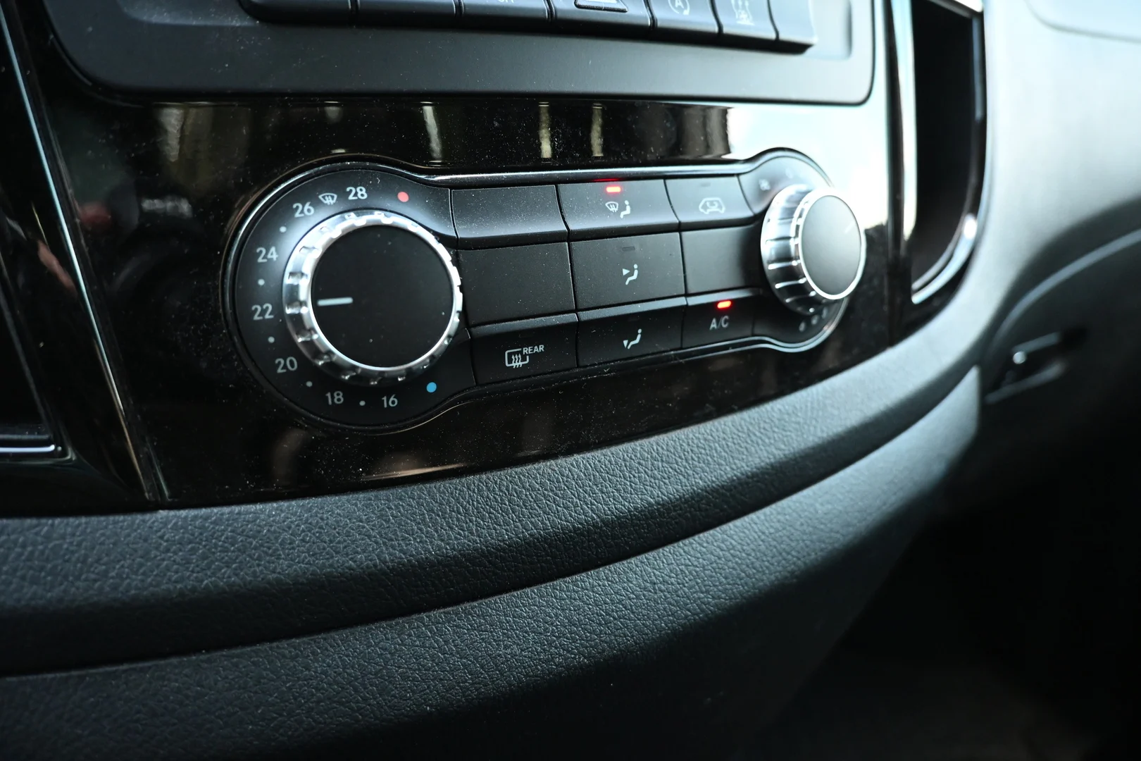 Car Image - 4JClf4nePNIpRQNDwoAU29
