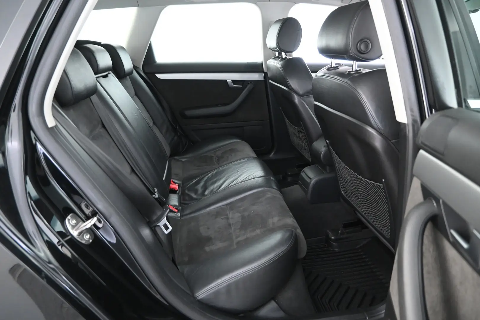 Car Image - 6HSmpHbKU7e9EdlFPpPXf9