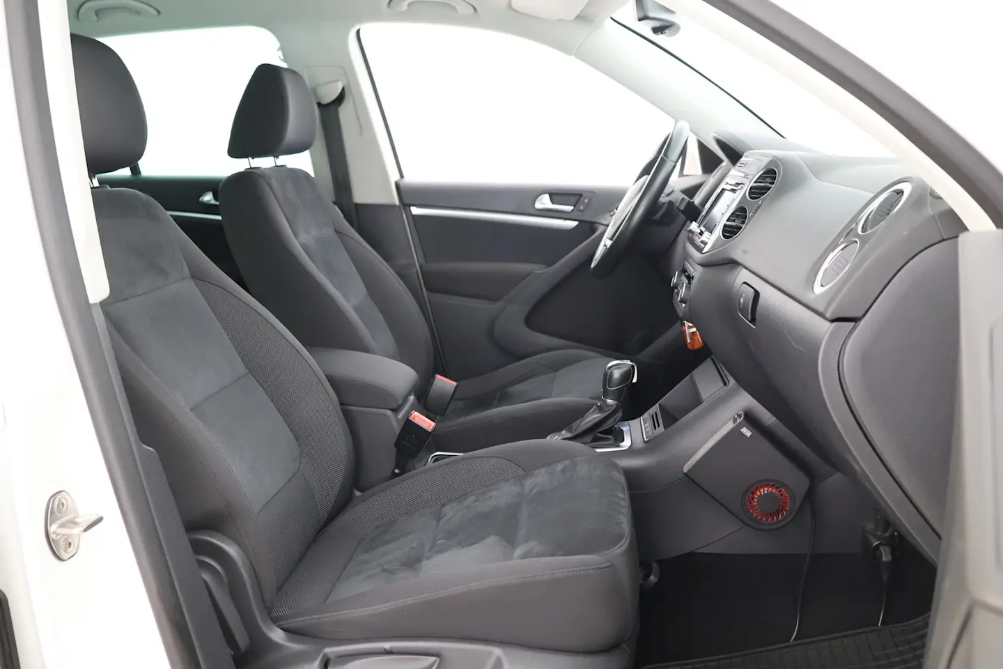 Car Image - 7fLI4SO7NbdkifvpRFW4vW