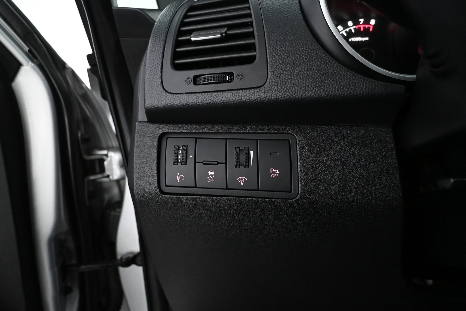 Car Image - 6U5GicPfOwxmLwEJOGwD1e