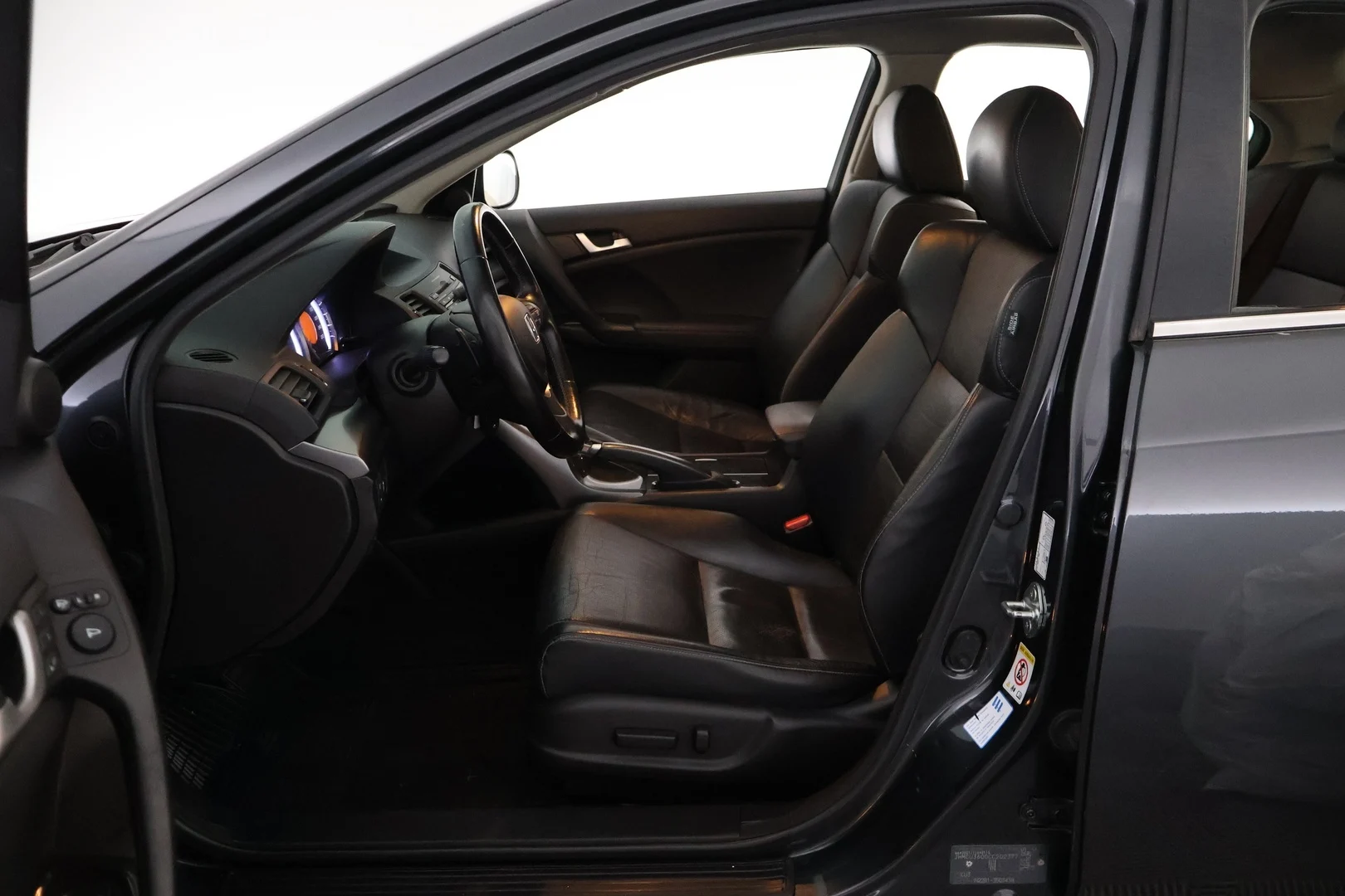 Car Image - 7m8C27Z6jibhzcOpkvnad9