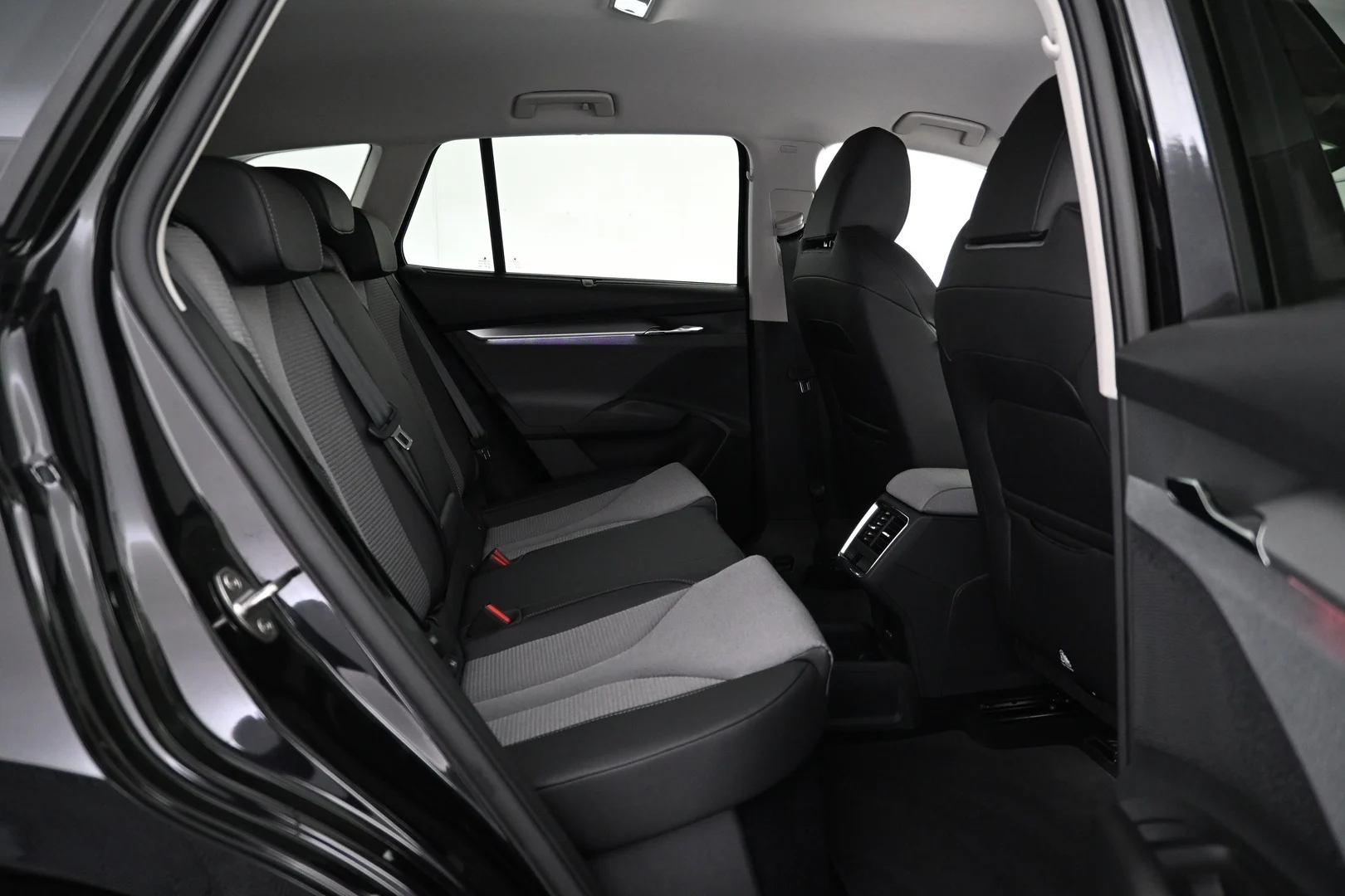 Car Image - 5l7FdlWryoDF9RRcmTrVnU