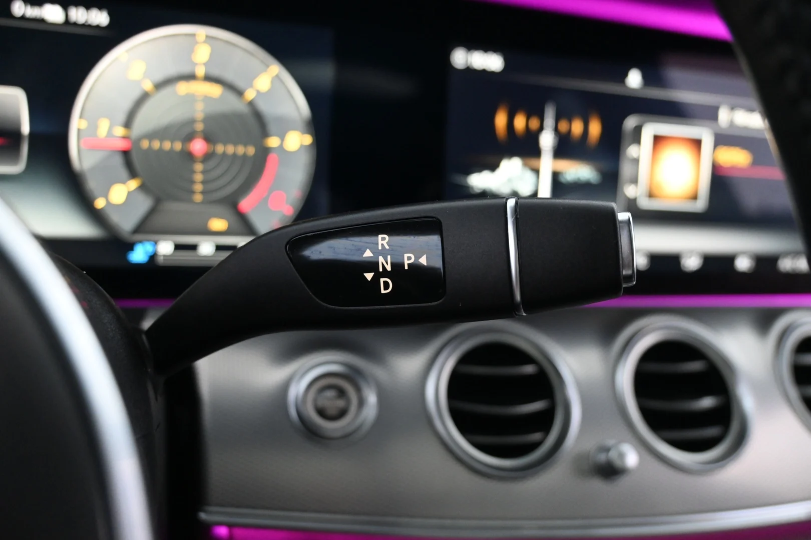 Car Image - 2VzzWZdHbzavbnHHZelRxO