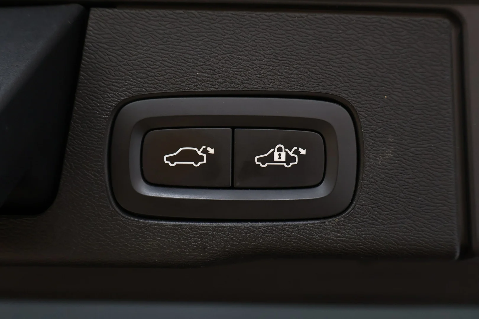 Car Image - 3r8q1zCWIIBLgrPknkBXI6