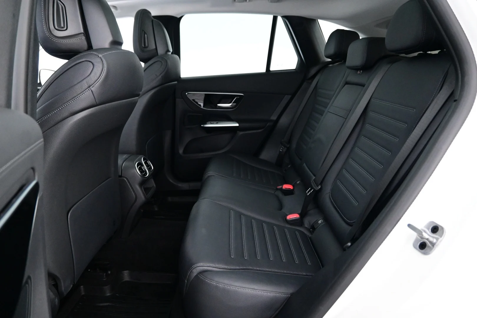 Car Image - 01qeGiCDmomiMKQoxQmAk1