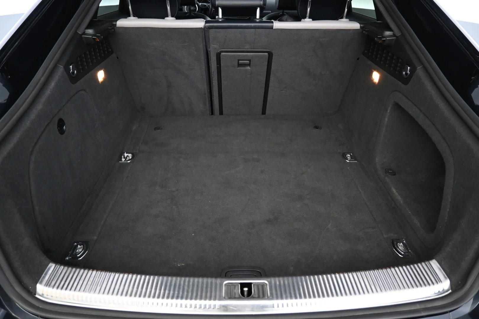 Car Image - 6DgUO35dqwbzBrfhYMWzCp