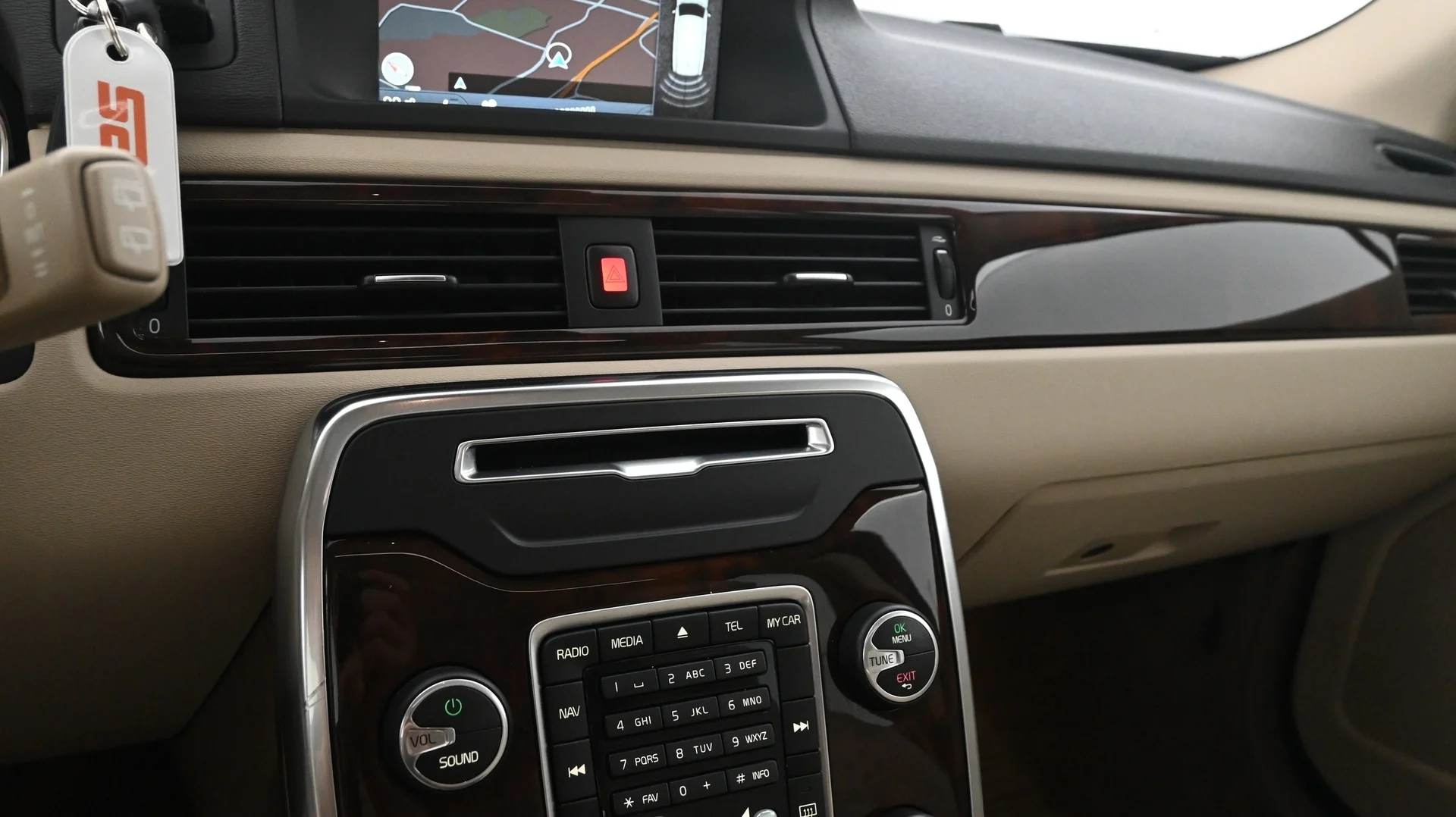 Car Image - 4c9DYHGCBFDJ7GcaUwdlZr