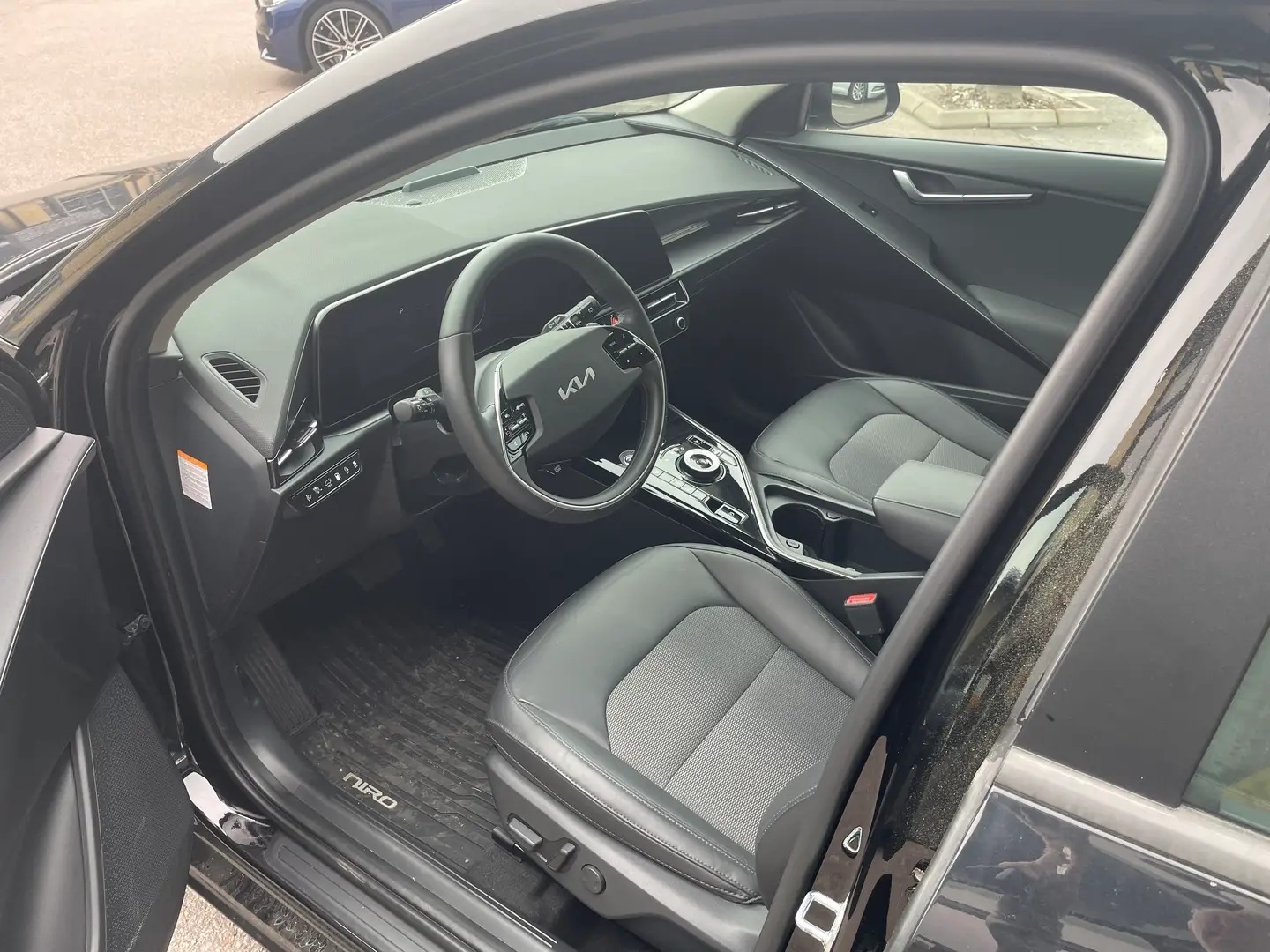 Car Image - 2QgLjPWQxruaf6wF6aLM5o
