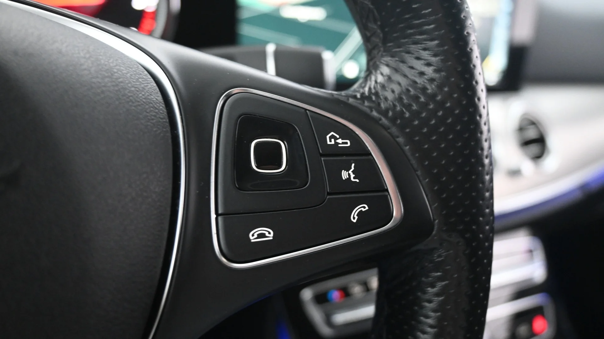 Car Image - 6GfLCQfWYUHYpFlAN0ofIR