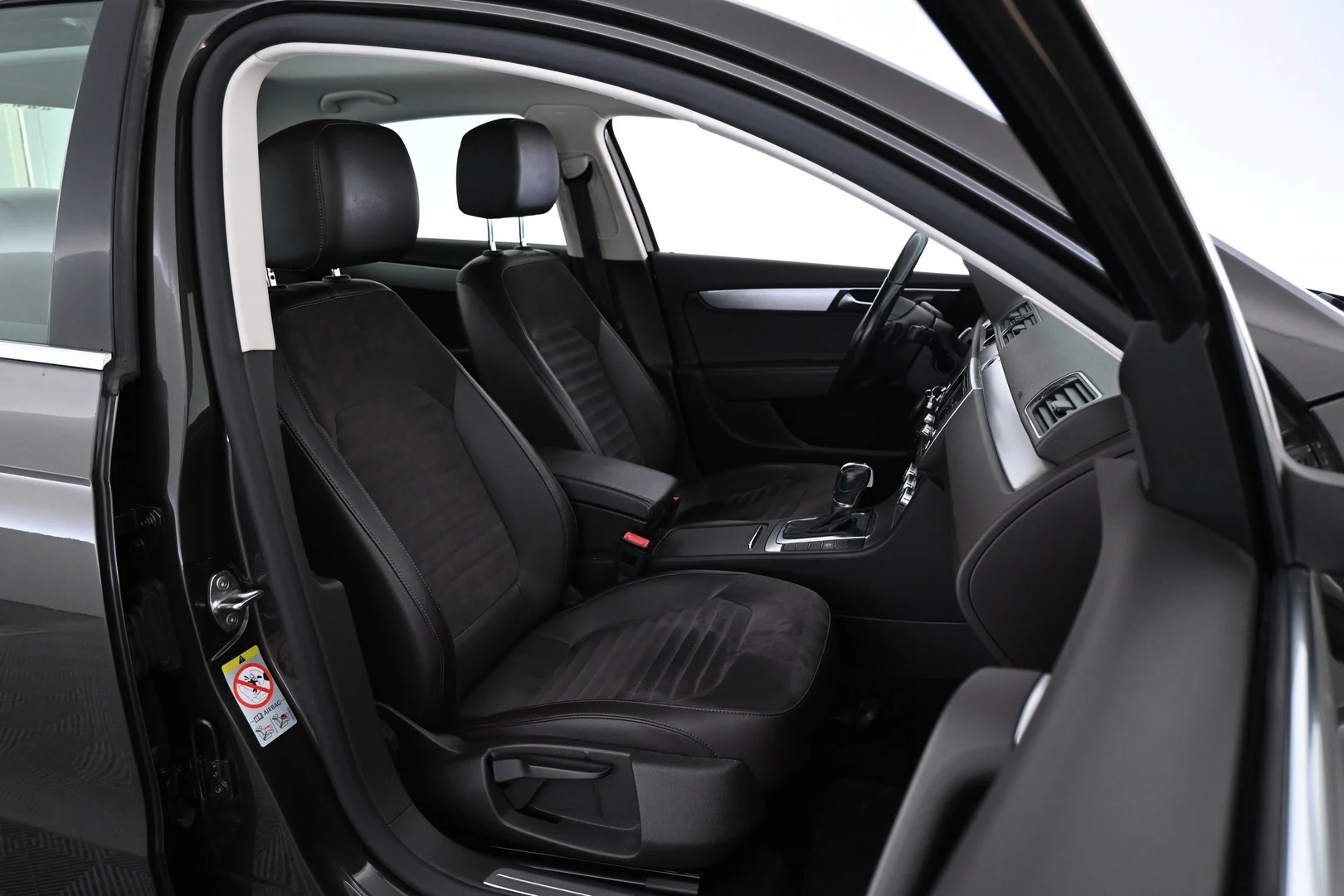 Car Image - 3HUhCJwAbvmNt3cJ9nppAJ