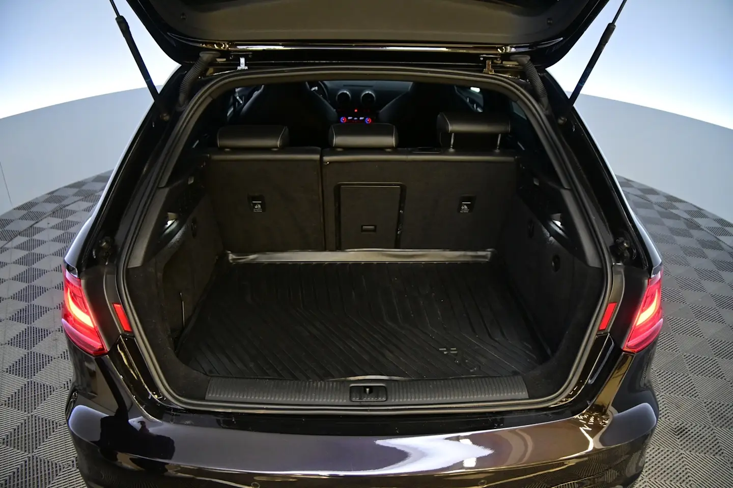 Car Image - 5CLXNE3KQSiSOjYaFPAbGS