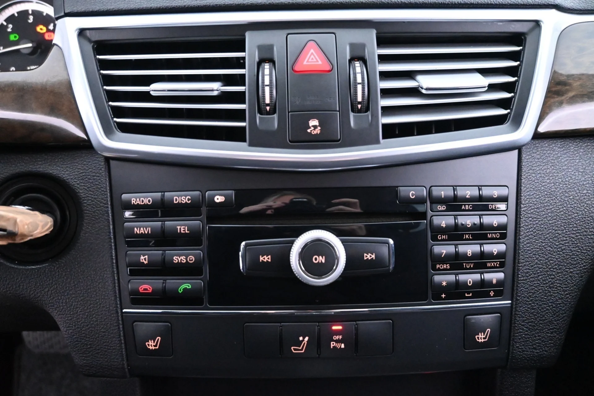 Car Image - 2mvKwe35eRHtR7Dp7xrEZ3