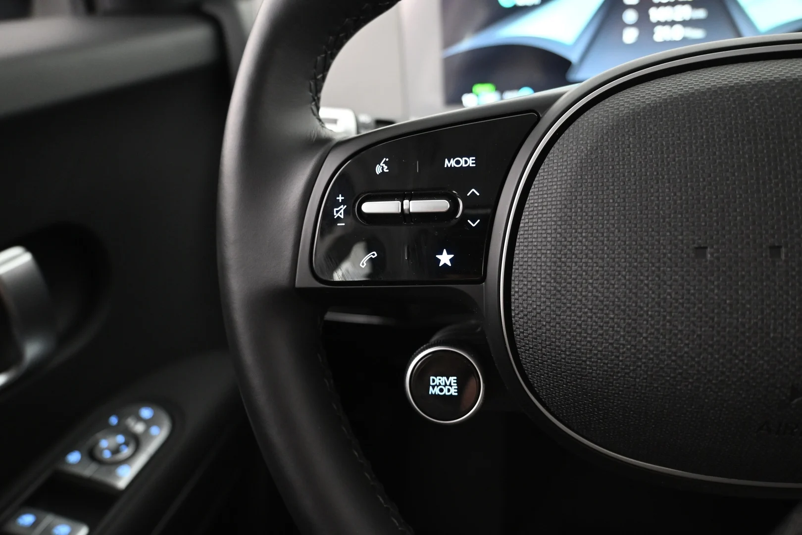 Car Image - 6hpYPLpdnuerkF36qmYX4w