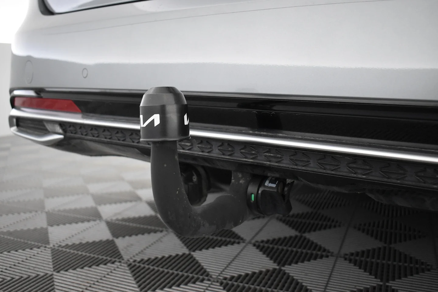 Car Image - 2v2oRc6nPDCYRqmmhJUWo8
