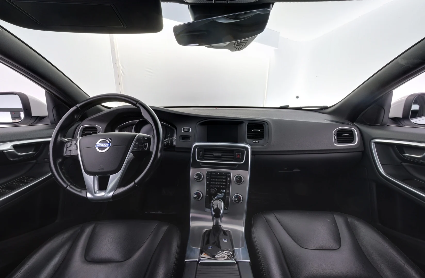 Car Image - 35S4VLPUuU3MbqjxJ3qwiz