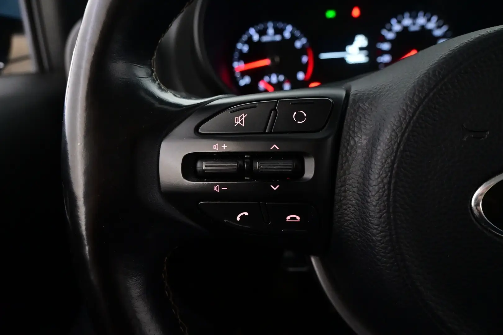 Car Image - 5z44gqfF7Jkyn2nGnHck6t