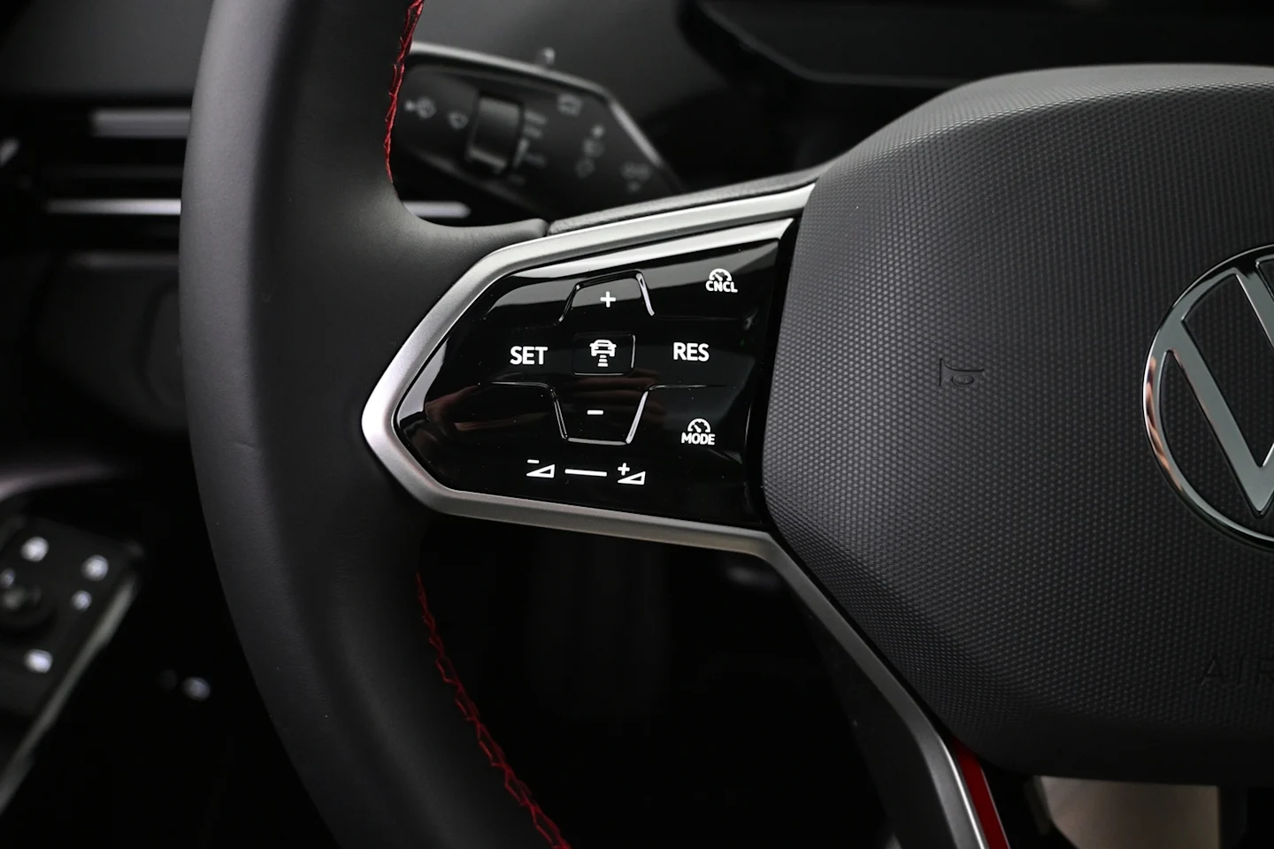 Car Image - 4yYGqEBwZl164CDc6fuS53