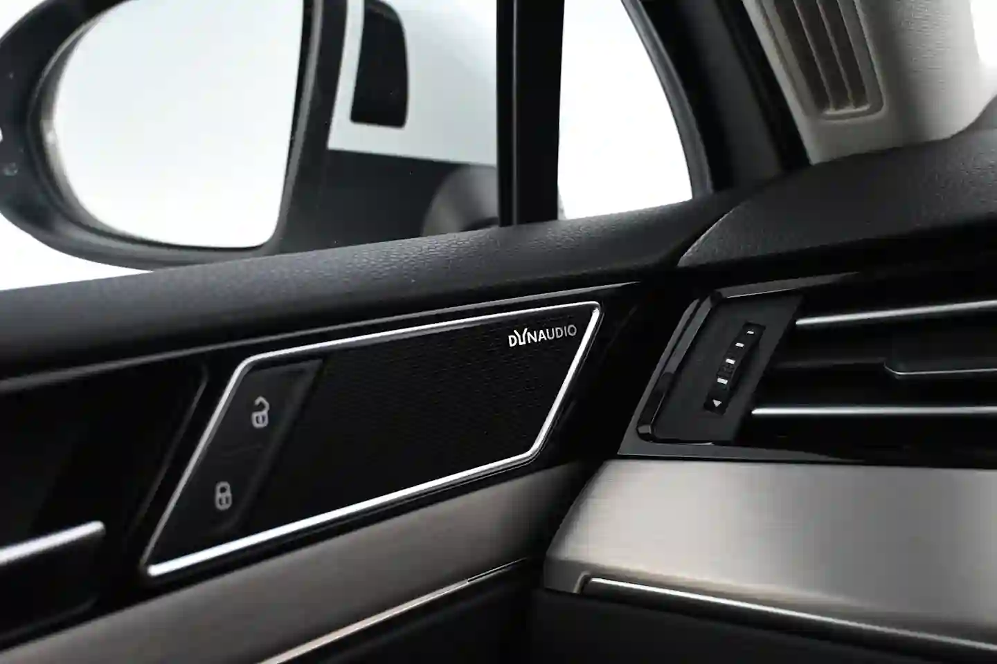 Car Image - 6BphN6vWbMLKPBJg4uMnvz