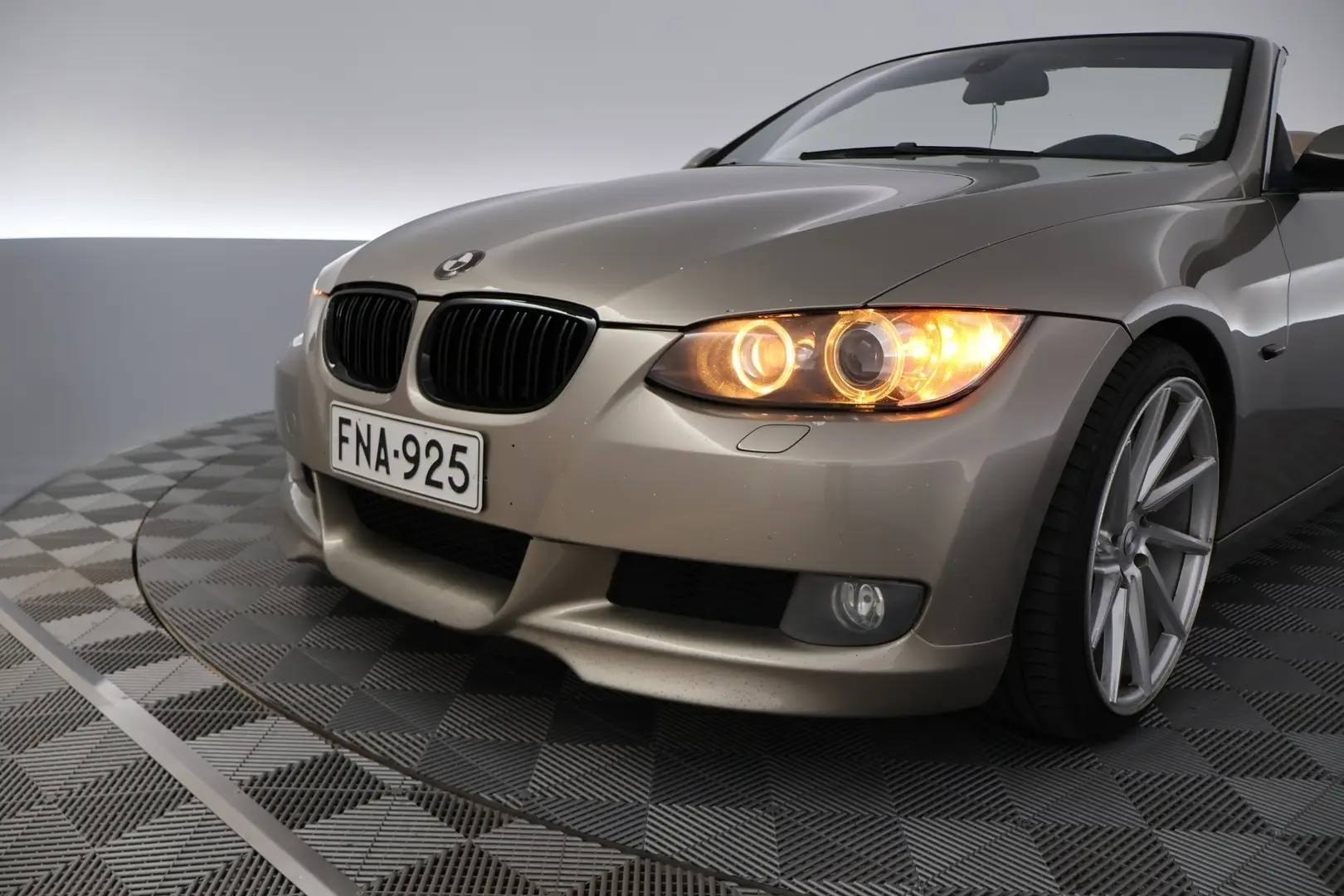 Car Image - 3PcIU9UvUGICubB2lttuX3