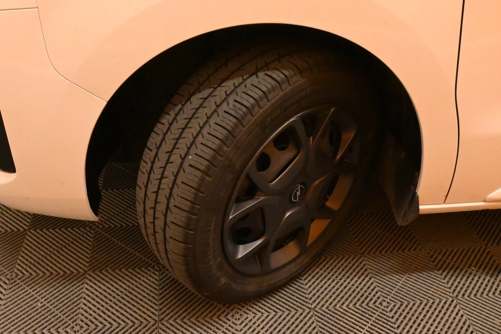 Car Image - 5aPqTAkAYmbvwWbGbHpSTP