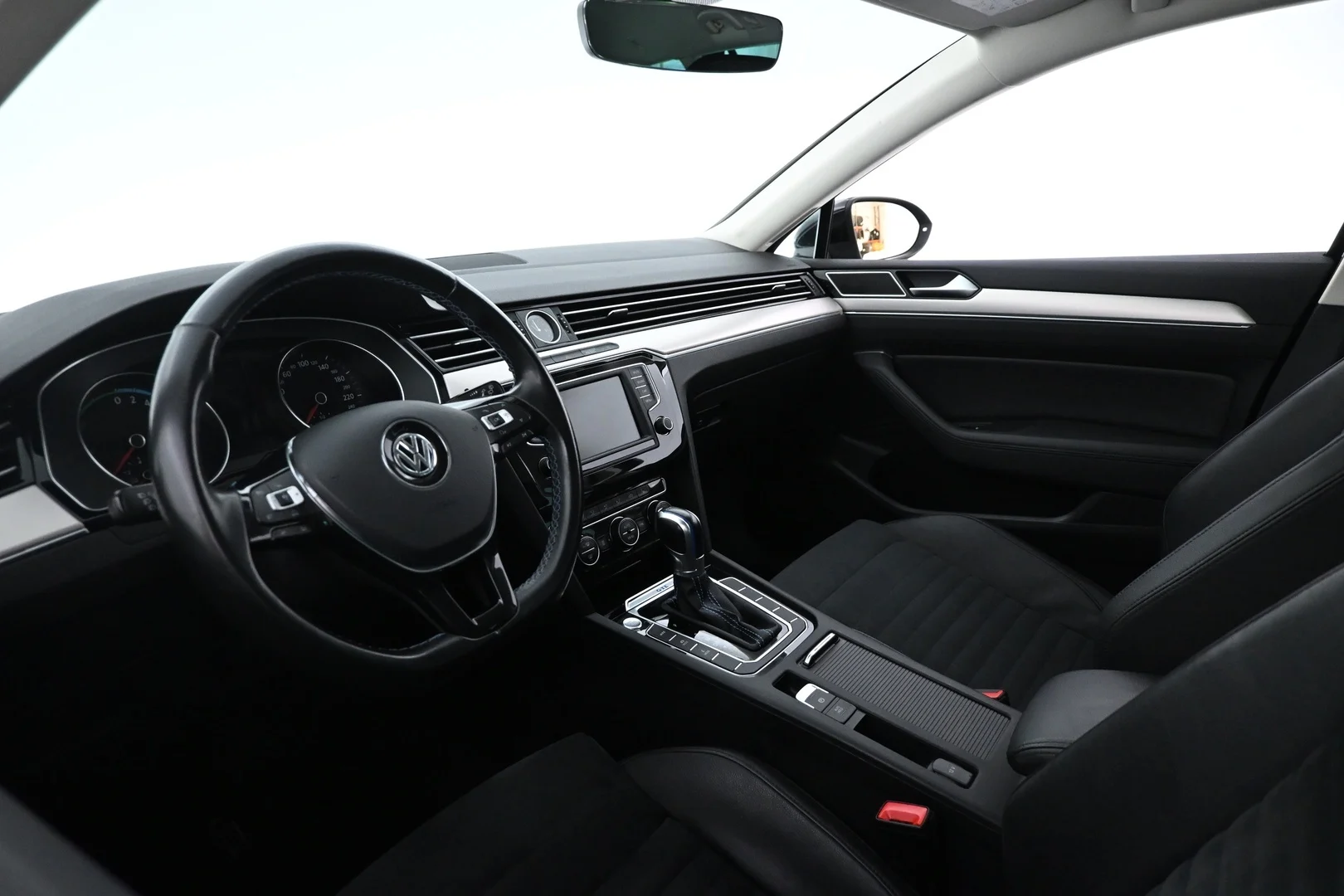 Car Image - elLwDNQamEGFWseukfODH
