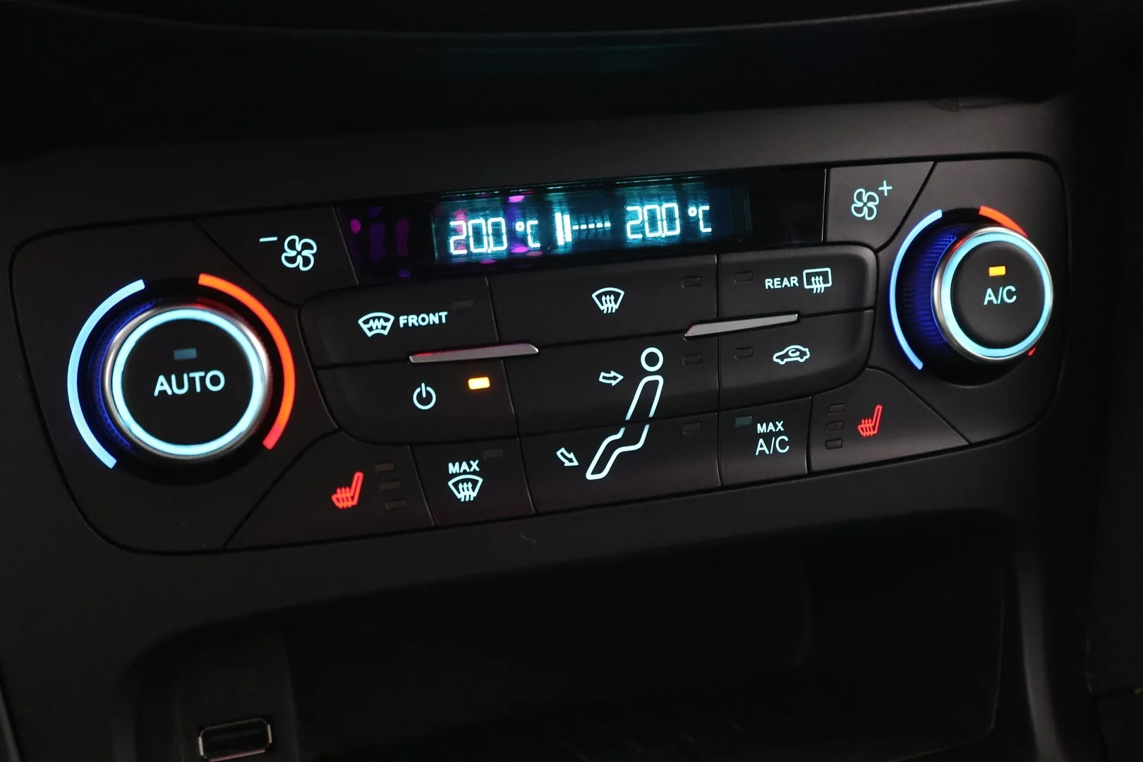 Car Image - 7ze8eVIVTJbPgFachU5IP6