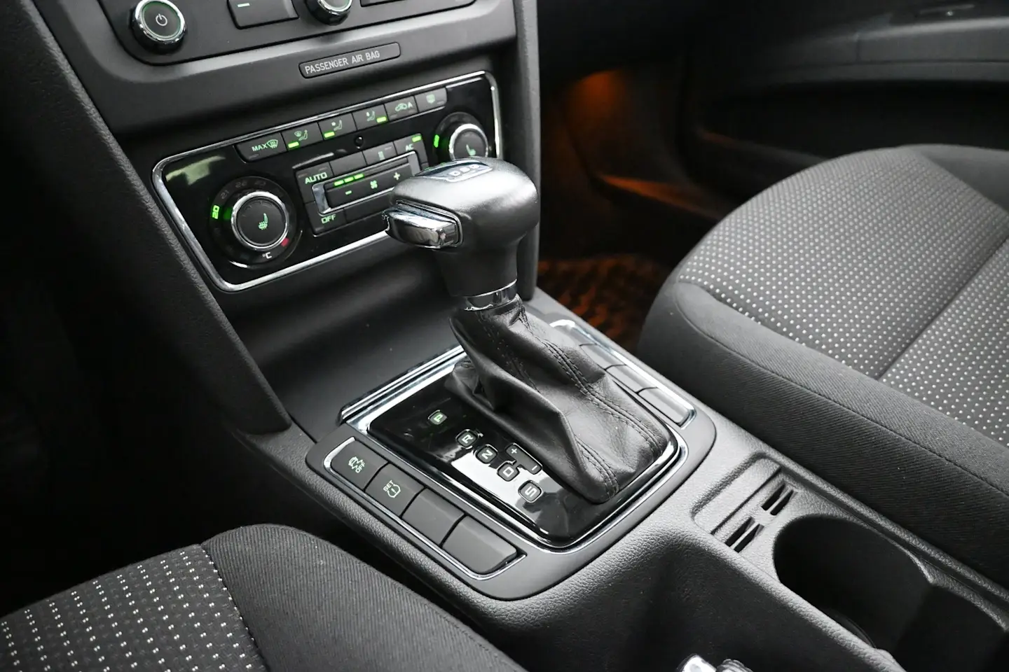 Car Image - 2gbnXzu47nrNFDmAGCnWQo