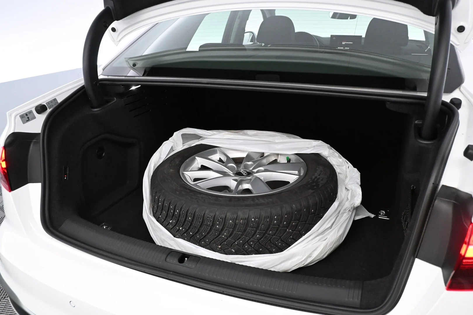 Car Image - 73LVwaT6WI9TI95PoAj1eW