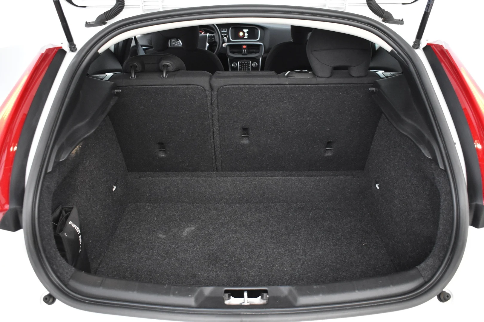 Car Image - WW41sonK7AyPEOYvI2Roj