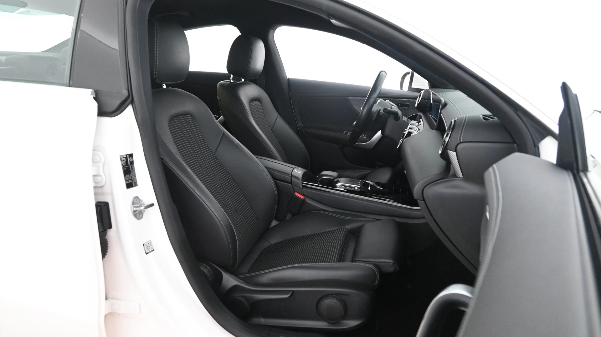 Car Image - 4JTV3YI5kSYMacs9GpaTDY