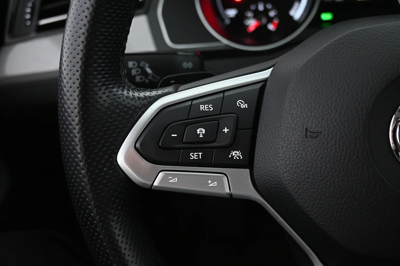 Car Image - 2q1WqLVp3qO2wru4aSn1Az