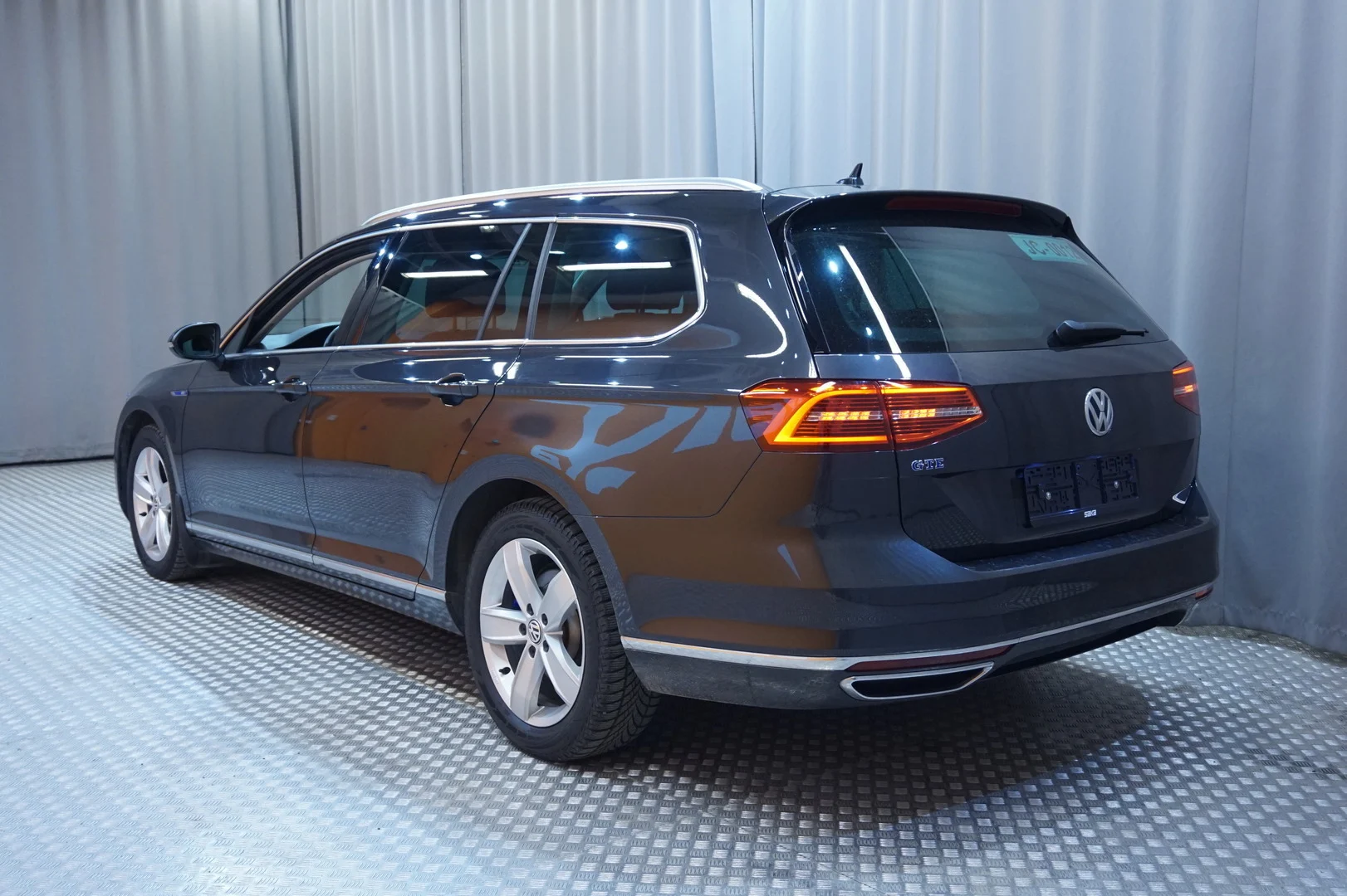 Car Image - h4SpNEH35L6WTqGa37fQg