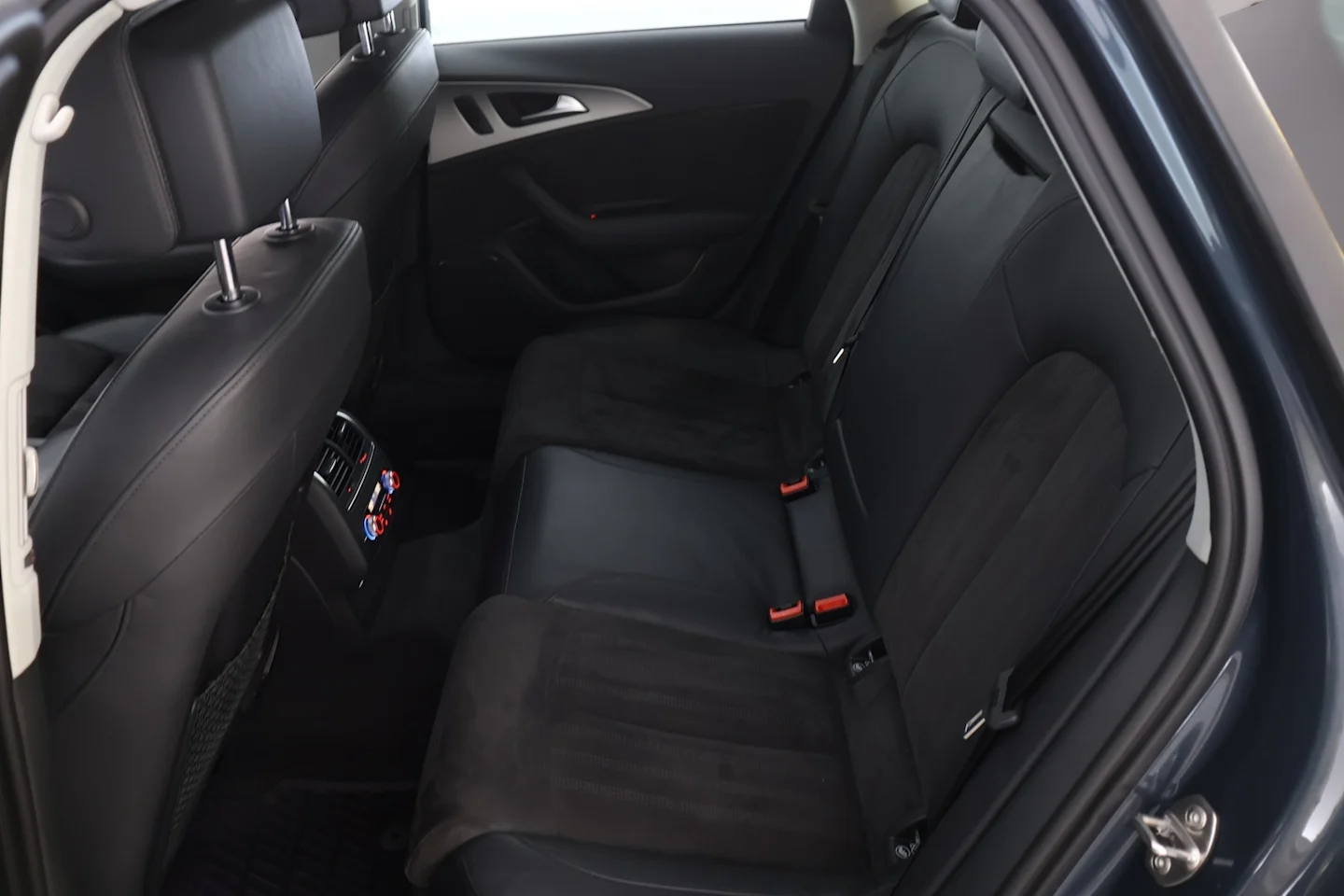 Car Image - aoU1ctYKUhYfIZFR0uBvY