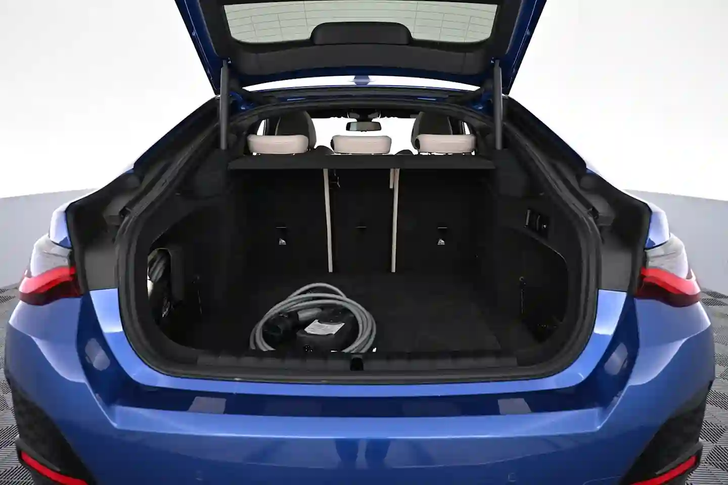 Car Image - eCbnhIDkOjjUXXWsDyxVo