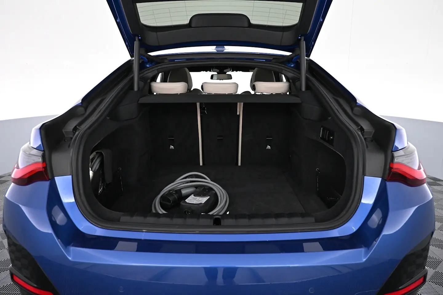 Car Image - eCbnhIDkOjjUXXWsDyxVo