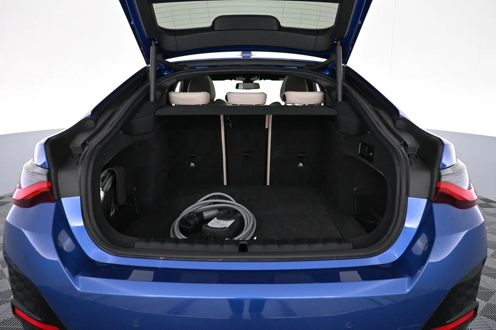 Car Image - eCbnhIDkOjjUXXWsDyxVo