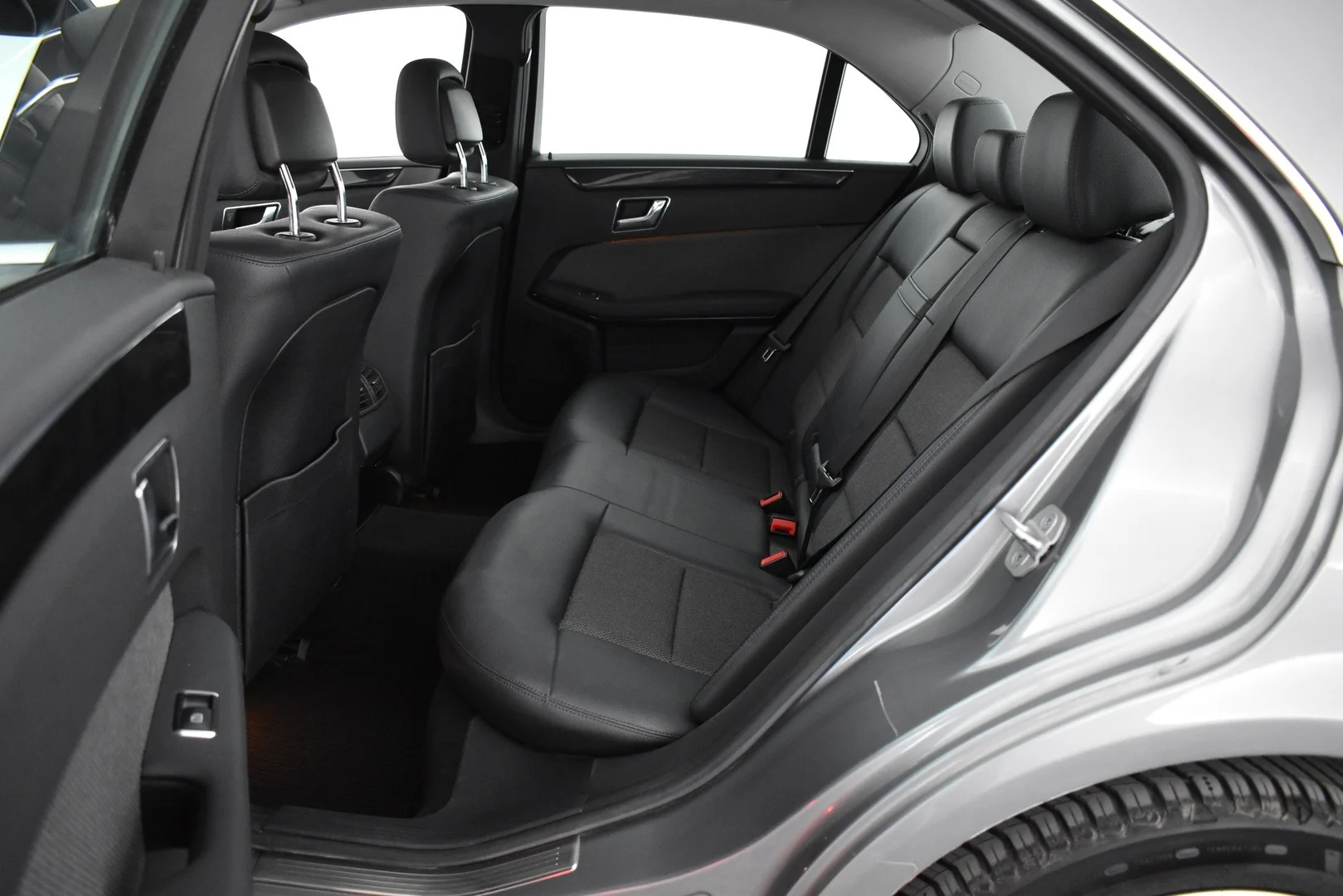 Car Image - 49Q7n0DGQaDk9OgkAkIR8x