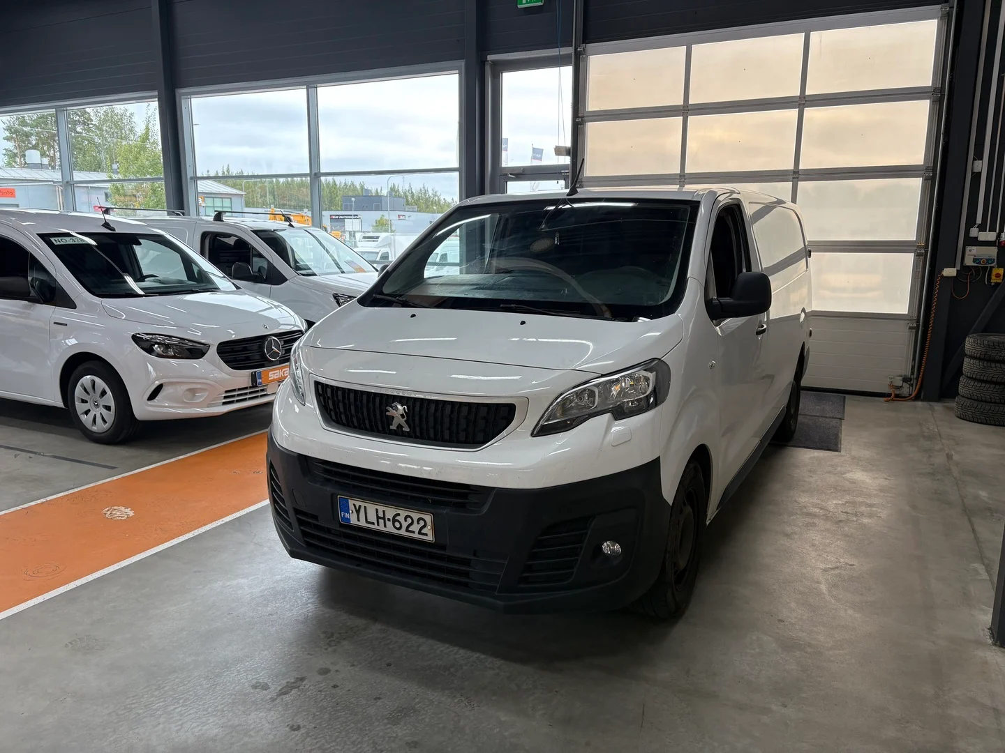 Car Image - 1uChPQ9eRNBzKaRnaLgMxG
