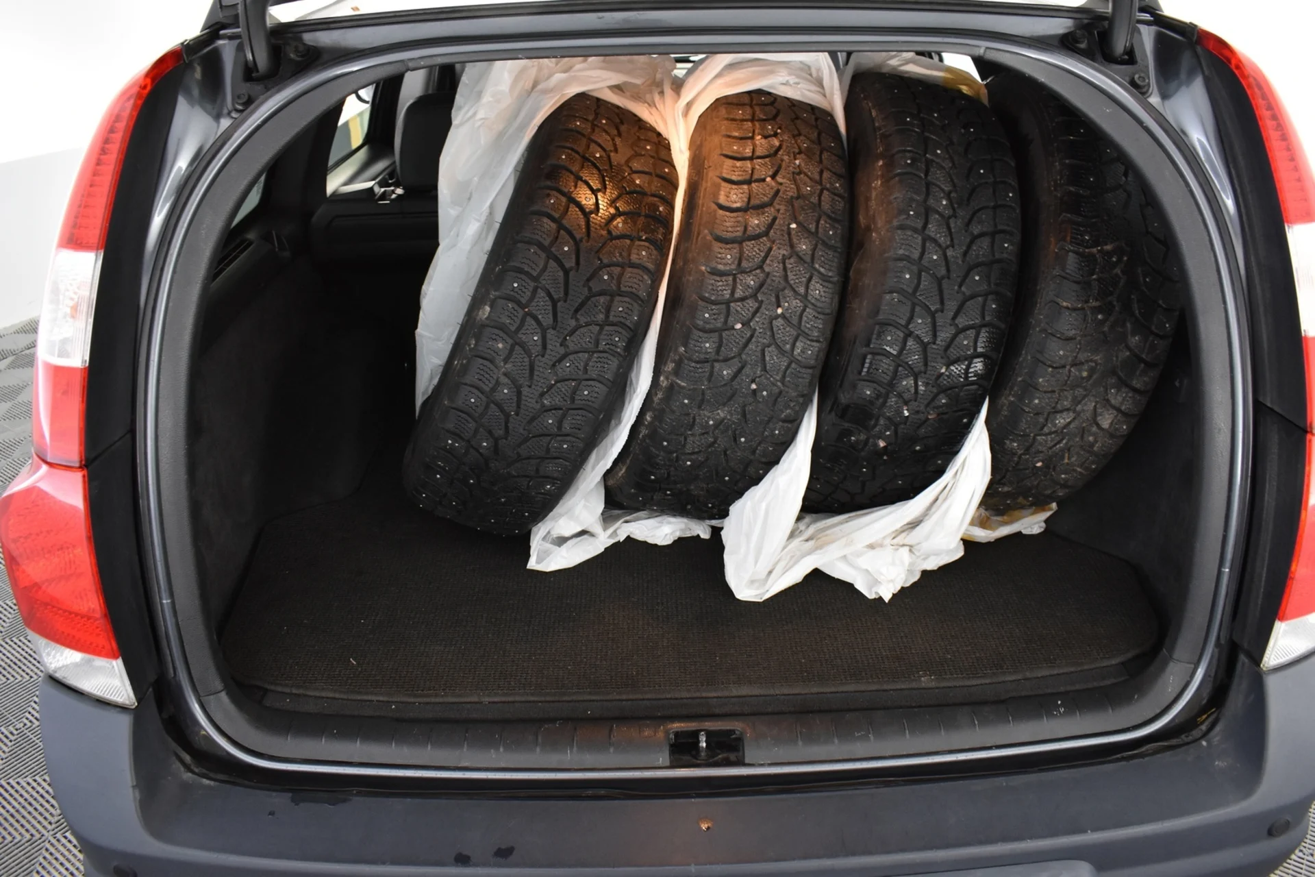 Car Image - 5KuoiYxHwJYBIqxr9MJ7Yk