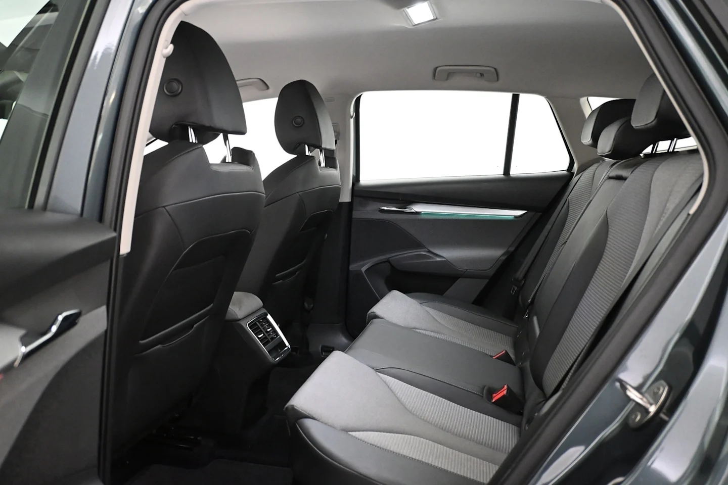 Car Image - 5xnCBnUjjXf2VUtVNMZV9M