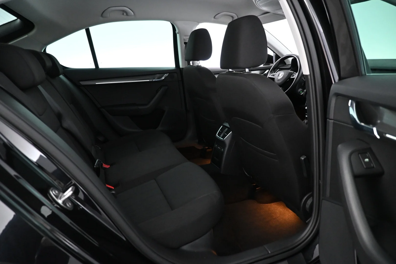 Car Image - 6cBYW1jqgVko9bWZAC2blE