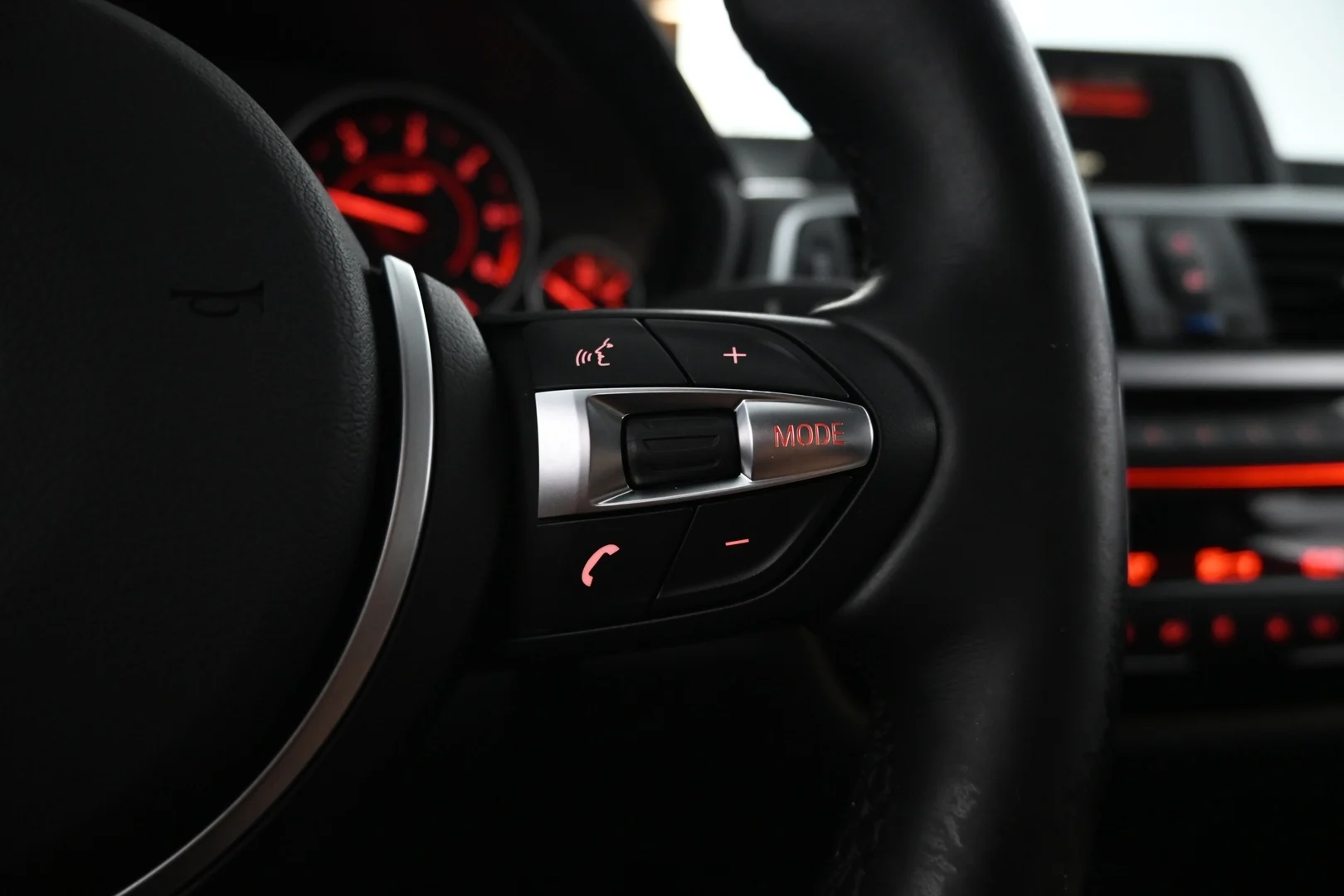Car Image - Tct6X00Q51JEwYdsOYIPV