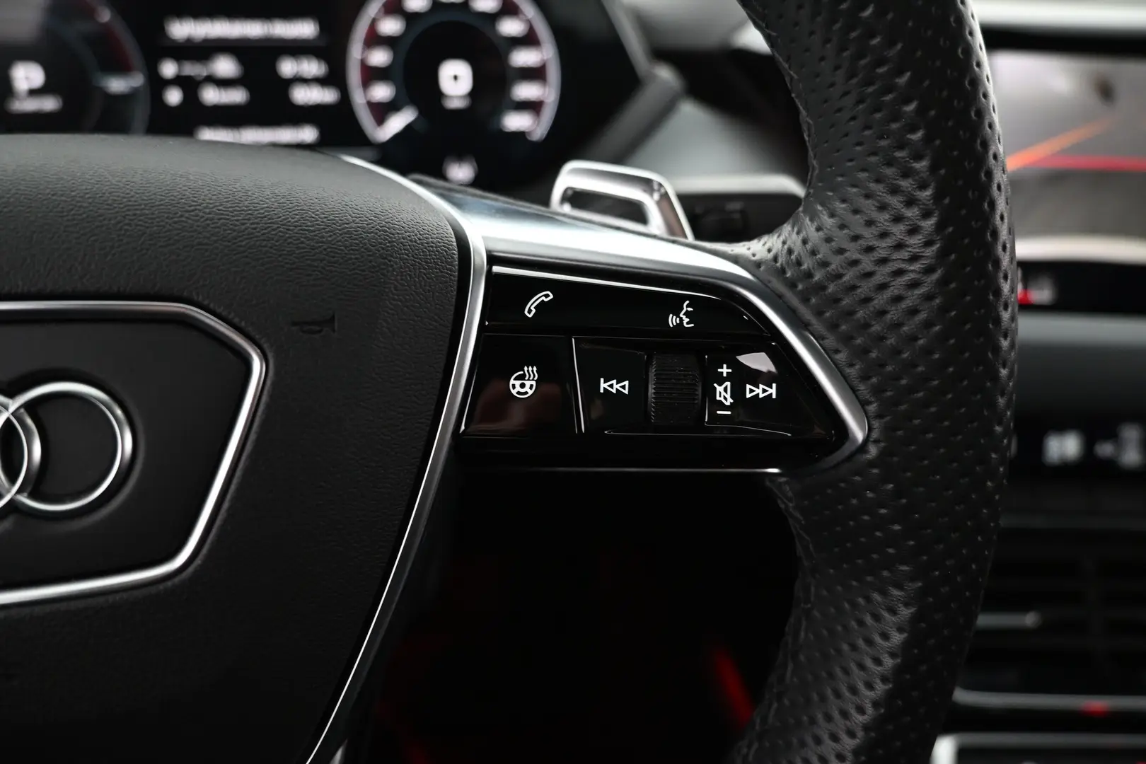 Car Image - 1dnZDa7Gf26mg8YeYR7d3u