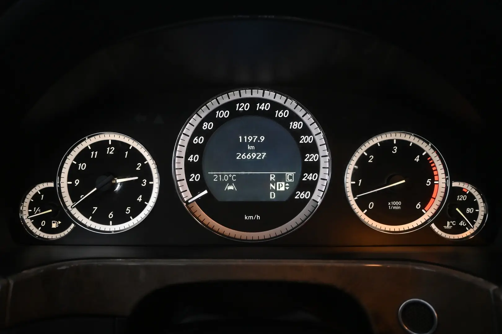 Car Image - 45HqfCx0iANGWvgquULkH