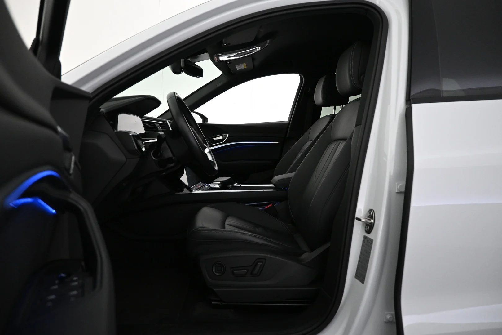 Car Image - 6yJC6dmgLSmEIARQA8LVii