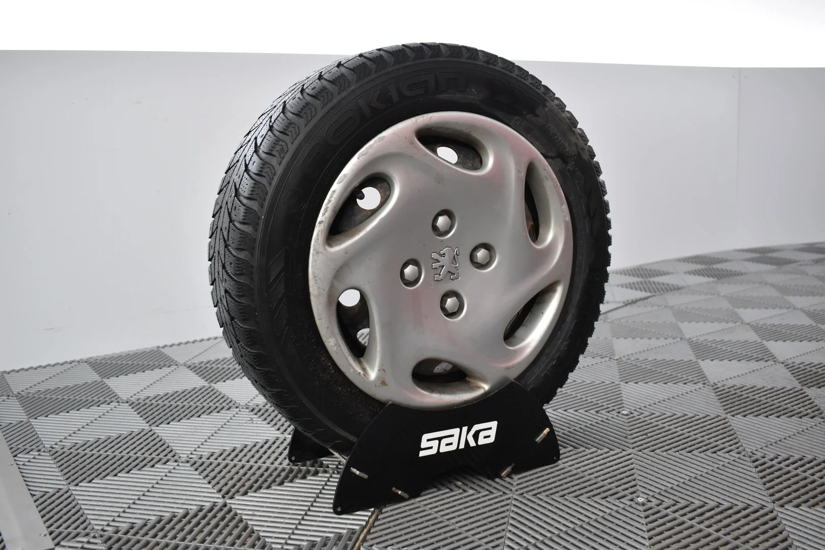 Car Image - 4B1K01U56yMe4AJMnQdaV9