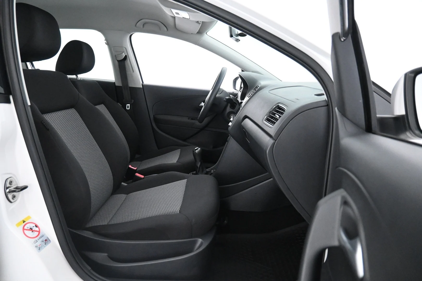 Car Image - 6DQIobg6h1TOzk7xocfFdj