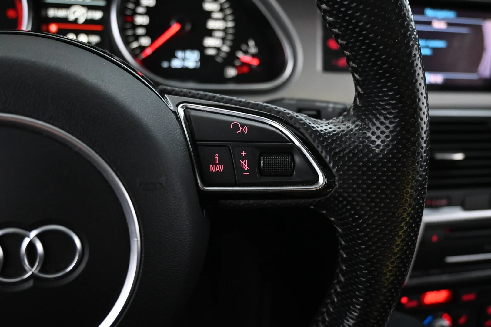 Car Image - 36KJjv3ftI16k4BrkRz7dI