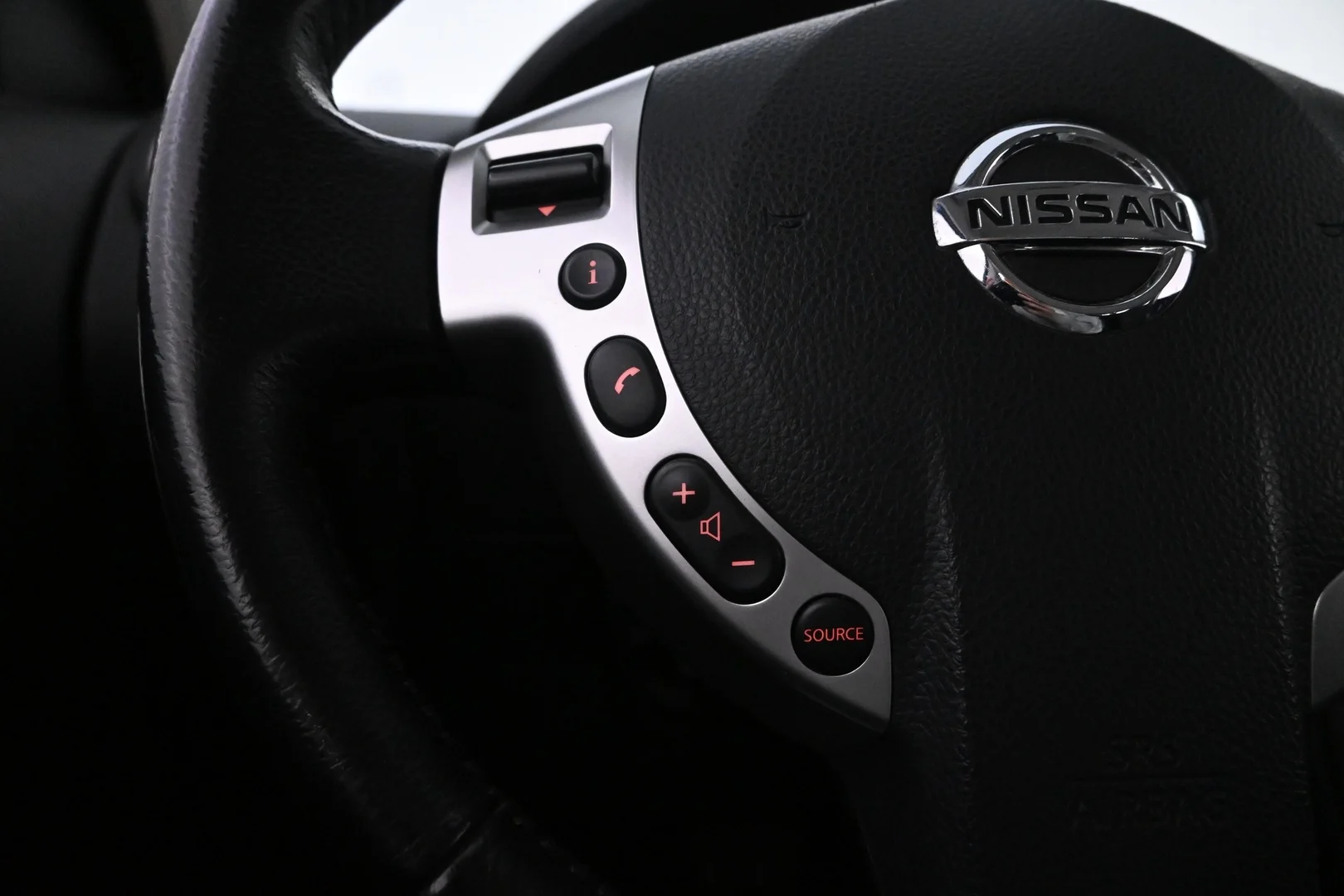 Car Image - 17wj03fBq59DSC4THrWWfd